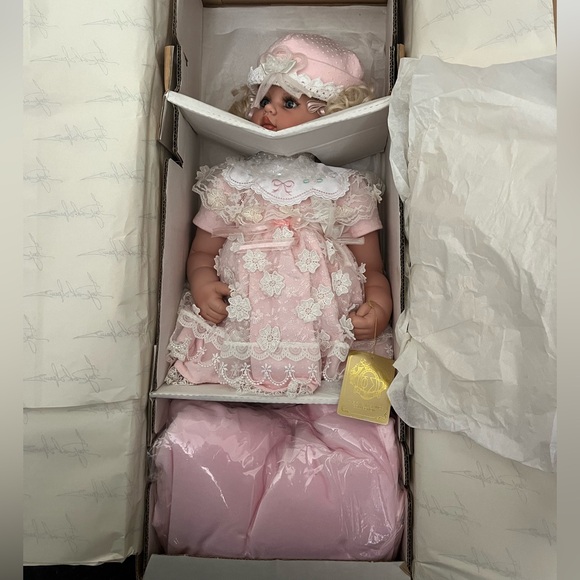 Authentic Precious Heirloom dolls the Fayzah Spanos Collection - Picture 2 of 3